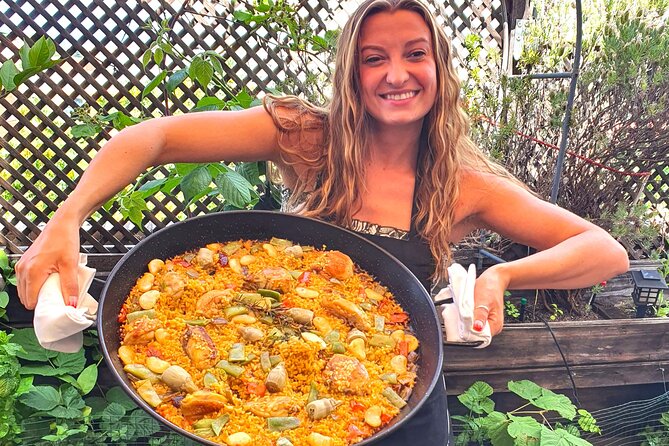 Madrid: Paella & Sangria Classes- Seafood, Chicken & Vegan option - A Madrid cooking class that turns dinner into a skill