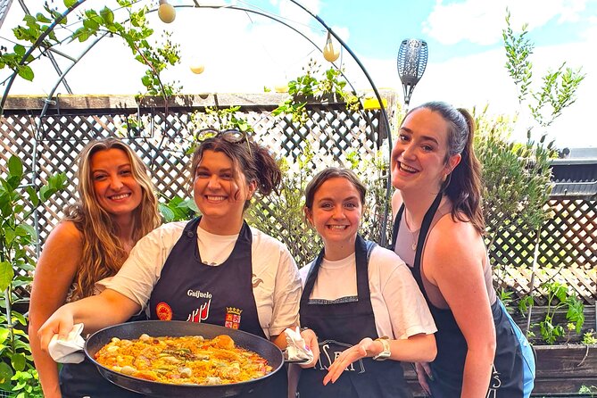 Madrid: Paella & Sangria Classes- Seafood, Chicken & Vegan option - Where you start: meeting at Paurora Experiences in Centro