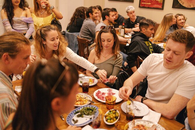Madrid: Private Tapas & Wine Food Walking Tour in La Latina - The tasting trail in La Latina and Madrid Centro (stop by stop)