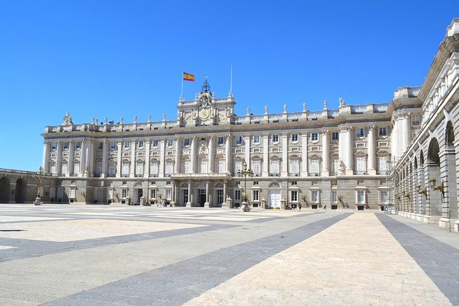 Madrid Royal Palace & Retiro Park Tour with Optional Tapas - Timing, group size, and how to avoid the common “too much waiting” feeling