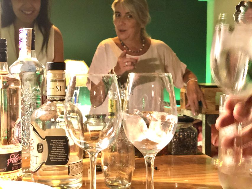 Madrid: San Miguel view Gin and Tonic Workshop with Tapas - Where to meet: El Tinterillo de Malaga entry