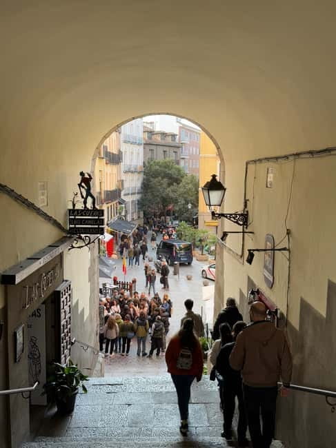 Madrid: Small Group Tour with Tapas & Drinks - Plaza de la Villa and the art of stopping at the right pace