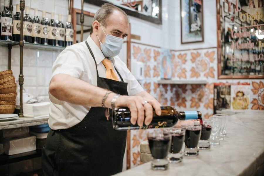 Madrid: Spanish Tapas Tour - Drinks and timing: how not to feel rushed or overfull