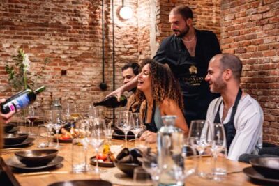 Madrid: Tapas Cooking Class with bottomless Wine Pairing - Hands-on cooking: 5 tapas made in pairs