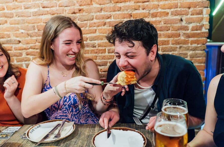 Madrid: Tapas Food Crawl with 6 Tapas and 4 Drinks - Quick hits before you go