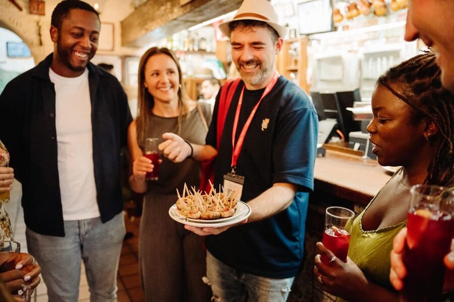 Madrid: Tapas, Taverns & History Tour - La Casa del Abuelo: The Family Bar Open Since 1906
