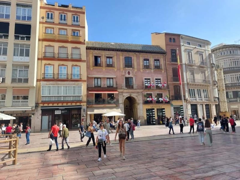 Málaga: Highlights Walking Tour with Drinks and Tapas - Roman Theater, Alcazaba (the little Alhambra), and Gibralfaro castle views