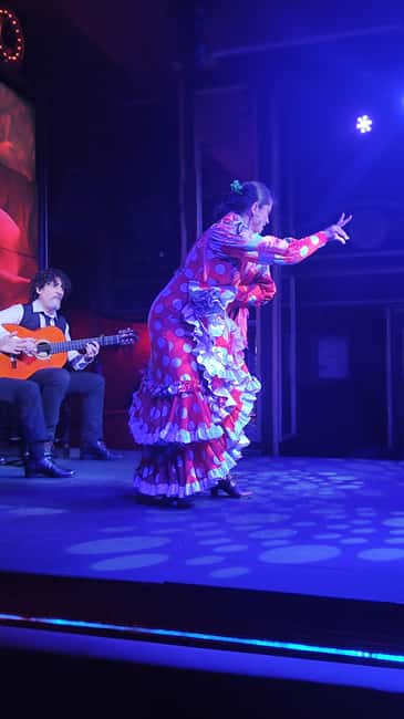 Malaga: Paella and Tapas Tour with The Best Flamenco Show - Meet at Antigua Casa de Guardia, then get oriented fast