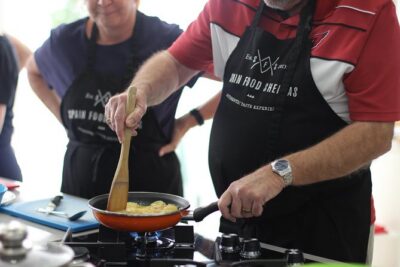 Malaga Tapas Cooking Class - Olive oil tasting and Aloreña olives: your flavor cheat code