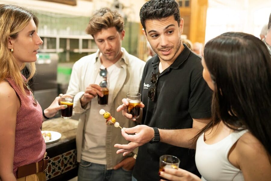Málaga: Tapas, Wine & Rooftops Private Tour - El Pimpi and other favorites: why a proper bar matters