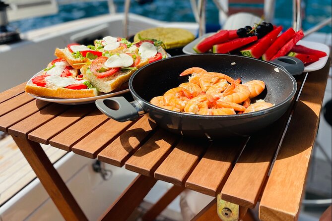 Mallorca sailing tour with tapas and wine - Tapas and Wine on Board: What’s Included and How It Works