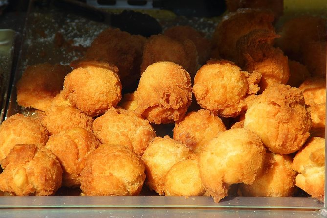 Marbella Food Tour: Tapas, Drinks and Delights with a Local - Meeting at Faro de Marbella: simple start, no end-of-night confusion