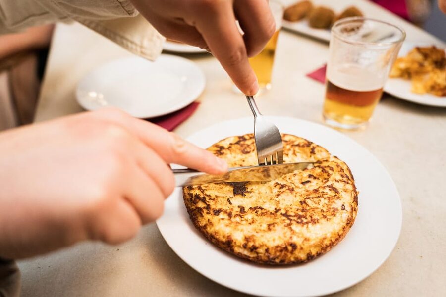 Marbella Food Tour with Tapas & Drinks with a Local - Marbella Lighthouse to Local Tapas Bars: The Real “Welcome” Start