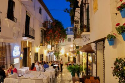 Marbella Old Town: Authentic Tapas Food Tour With Local Guide - Esculturas de Dalí: the open-air art stop that changes the mood