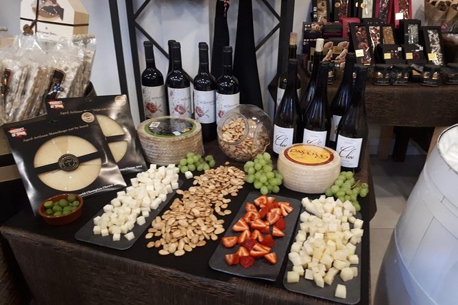 Marbella old town tour with Tapas and Wines - The olive oil tasting stop: why it earned top billing