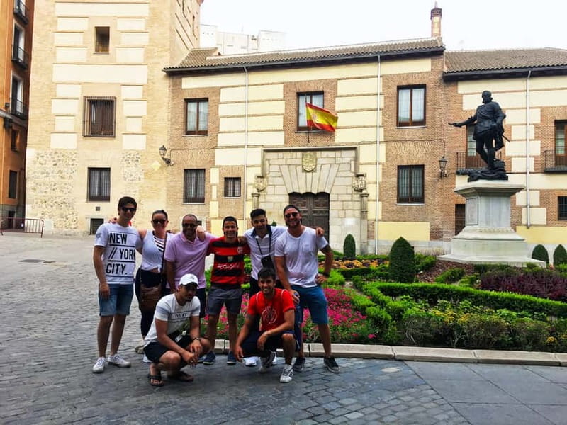 Mysteries & Tapas Tour in Madrid + Pub Crawl - Key highlights worth clocking
