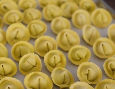 Olbia: Chef-Prepared Sardinian Tapas Tasting with Wine - How the tasting experience flows once you’re seated