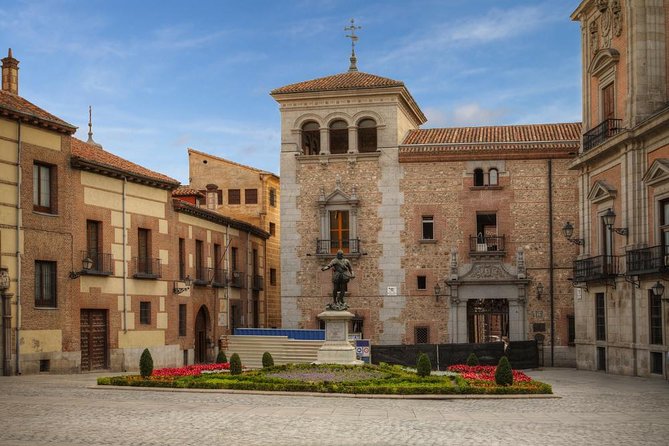 Old Madrid Tapas and Fine Wine Small Group Tour - Key things that make this La Latina wine tour worth it