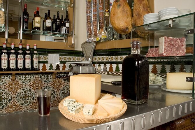 Old Madrid Tapas and Fine Wine Small Group Tour - The guide’s role: the difference between a tasting and a night out