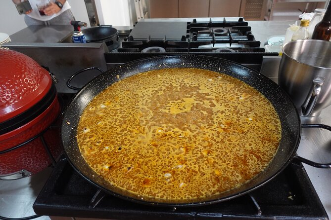 Paella & Sangria Class with Tapas and Market Visit - Group size and pacing: why “small” matters here