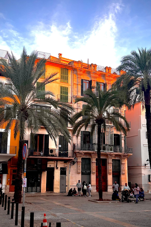Palma authentically. Small group City tour with tapas - The guide makes or breaks the experience—and this one leans local