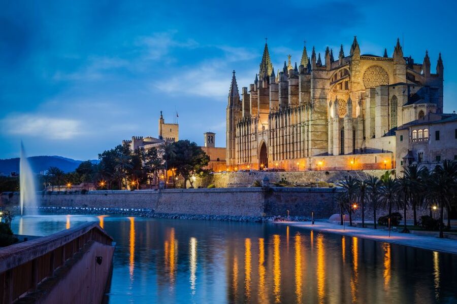 Palma: Culinary Tapas Tour of the Old Town - Es Baluard Fortress to Passeig del Born: walking with a view shift
