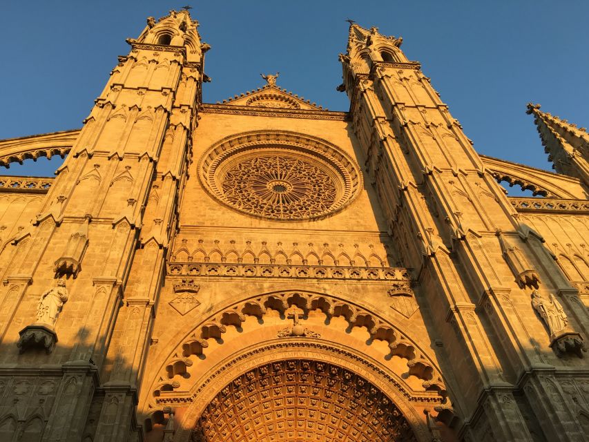 Palma: Culinary Tapas Tour of the Old Town - Warm tapas bar and the grand finale feeling
