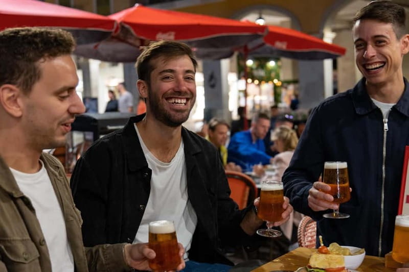 Palma de Mallorca: Gourmet Tapas and Wine Tour - Final stop: Maura Cafe and Bar (finishing strong)