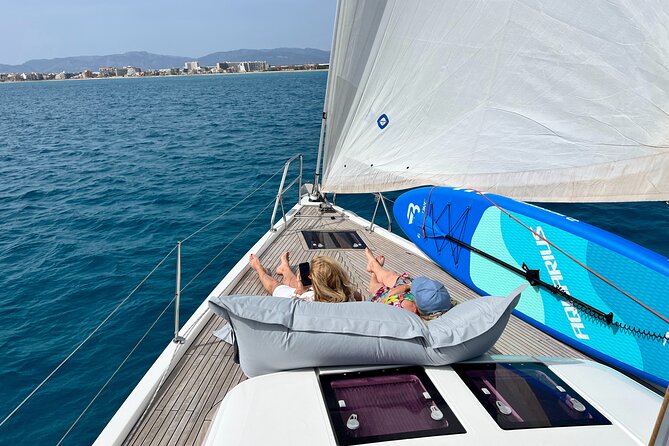 Palma de Mallorrca: Sailing tour with drinks, tapas & snorkeling. - Drinks, Tapas, and a Relaxed Party Mood