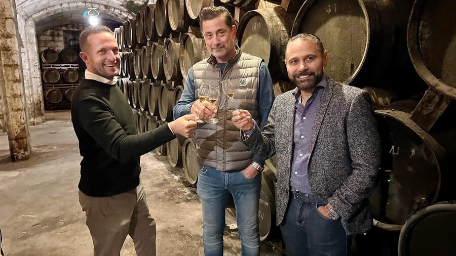 Palma: Distillery Tour with 3 Spirits and Tapas Tasting - Price and value for a 75-minute spirits-and-tapas tour