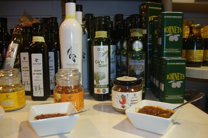 Palma old town tour with Wine & Tapas Tastings - Wine tasting first: what that sequence gets right