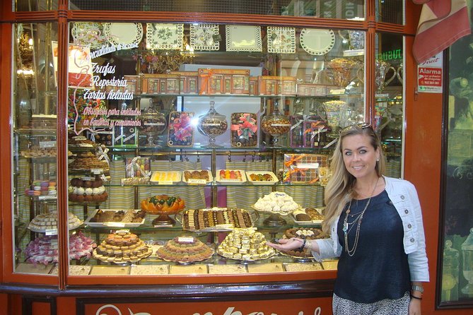 Palma old town tour with Wine & Tapas Tastings - The guide part: history that’s tied to what you can actually see