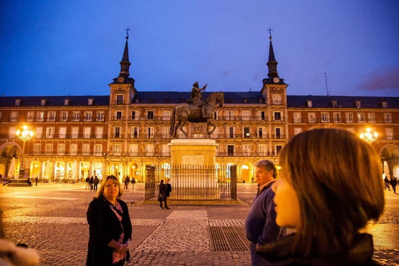 Personalised Traditional Madrid Night Tapas and Drinks Tour - Plaza hops that give you bearings fast