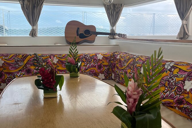 Polynesian atmosphere in Bora Bora Lagoon, Tapas and Cocktail - Key highlights at a glance