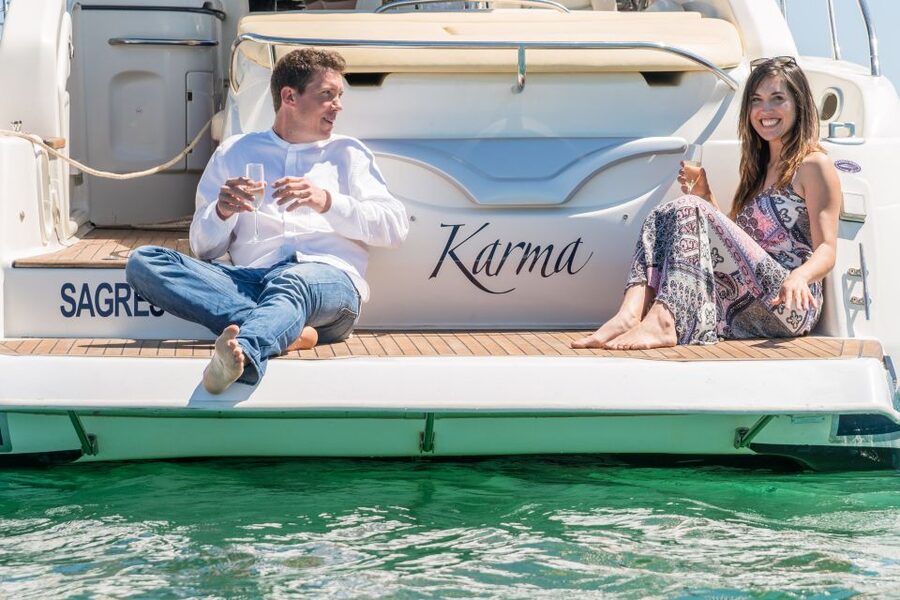 ponta da piedade 2h luxury charter with drinks and tapas - Drinks, tapas, snorkeling gear, and the water toys you’ll use