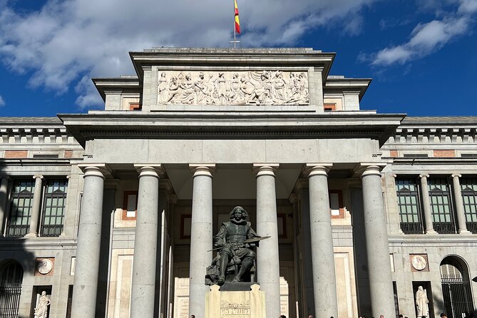 Prado Museum VIP Tour with Drinks & Tapas - Tapas and drinks: how the bar-and-food plan works