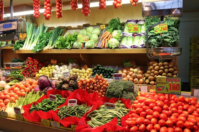PREMIUM TAPAS TOUR: Paella, Market Tastings, and Winery - The short walks between stops: how you learn the city without a lecture