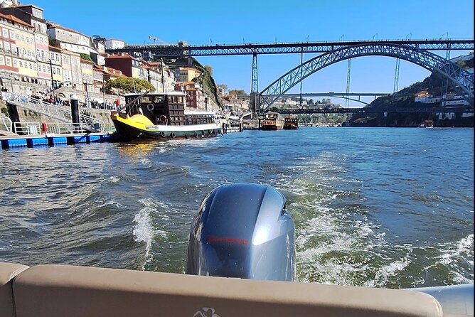 Private 6 Bridges Cruise with Tapas and Port Wine - The Douro estuary stop: a short break that adds meaning
