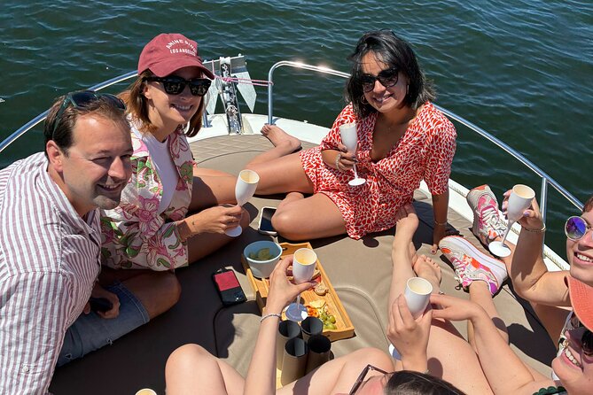 Private 6 Bridges Cruise with Tapas and Port Wine - Hosts matter: Susana and Sérgio set the tone