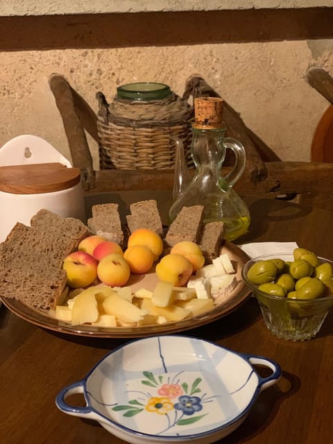 Private tour: Wine and tapas, experience real Mallorca - Meeting at Plaça d’Espanya and riding out with Daniela
