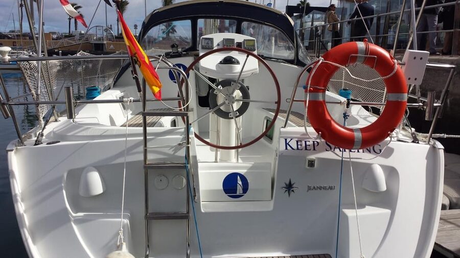 Puerto Rico: Sailing excursion with swim, drinks and tapas. - Group size and the private feel: what it changes