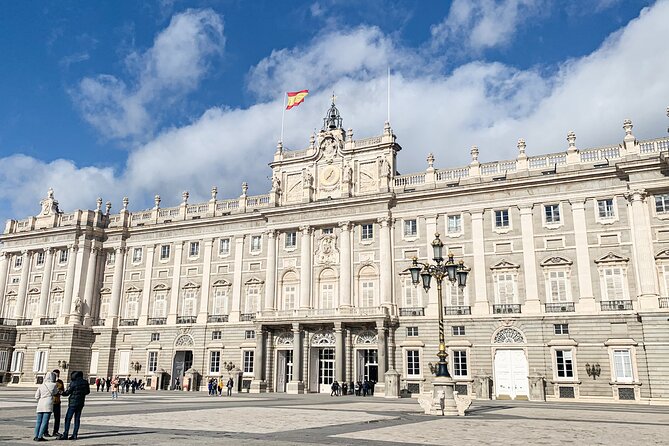 Royal Palace of Madrid Guided Tour and Flamenco Show with Tapas - Skip-the-line Royal Palace: what it really means for your day