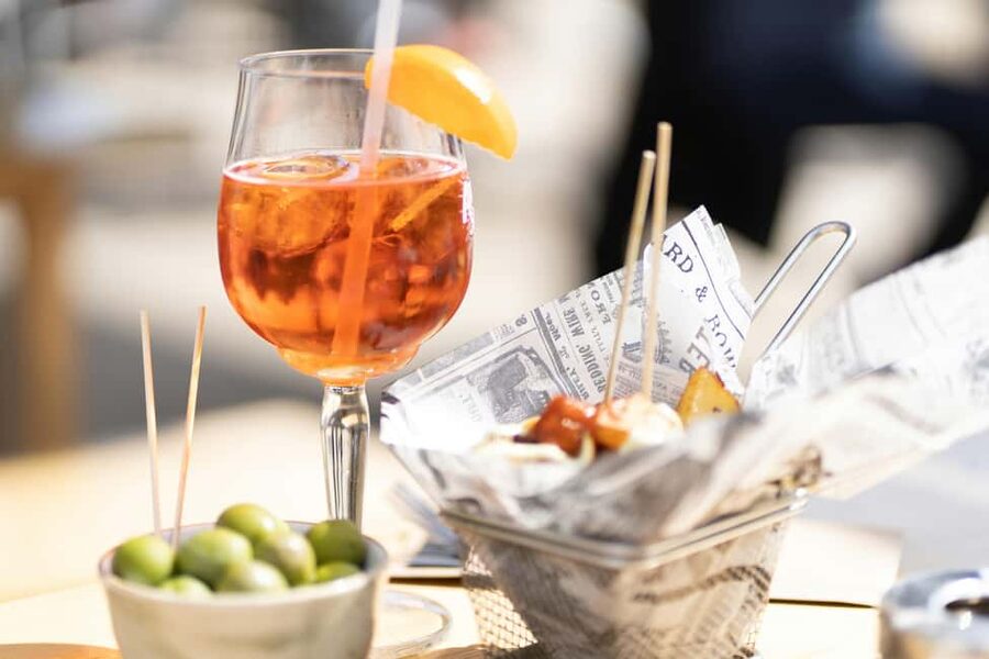 Ruzafa Food & Wine Tour: Tapas, Drinks & Local Secrets - How the local guide helps you avoid tourist traps (and why that’s worth paying for)
