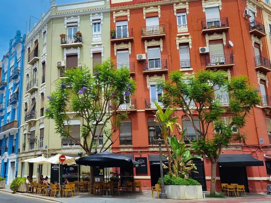 Ruzafa Food & Wine Tour: Tapas, Drinks & Local Secrets - Step-by-step: what the 2.5-hour walk feels like from meeting to finish