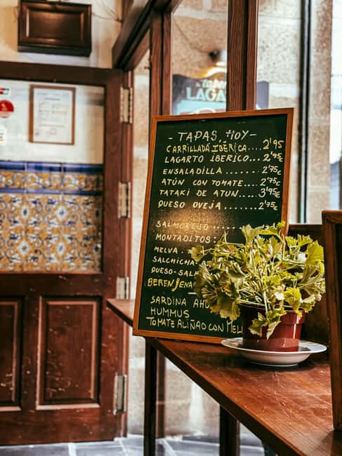 Ruzafa Food & Wine Tour: Tapas, Drinks & Local Secrets - Drink choices without stress: how to enjoy vermouth, wine, beer, and still stay social