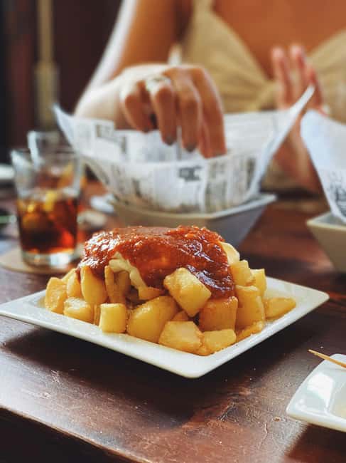 Ruzafa Food & Wine Tour: Tapas, Drinks & Local Secrets - Who should book—and who should skip this kind of tapas walk