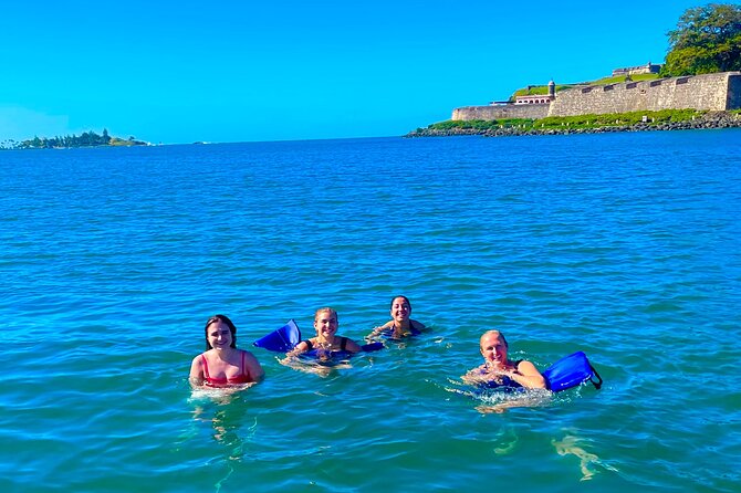 San Juan Bay Private Tour with Drinks and Tapas: 4+ people - Drinks, snacks, and the Bluetooth soundtrack