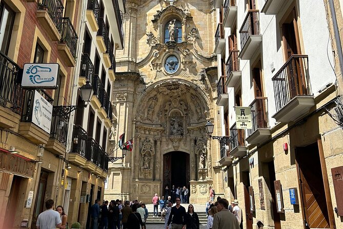 San Sebastian Food Tour: Pintxos, Drinks, and Tapas with a Local - Konstituzio Plaza jamón tasting: learn what makes ham Basque