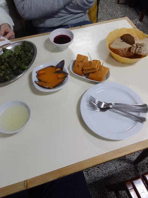 Santiago: Guided Foodie Tour with Drinks, Tapas & Live Music - Should You Book This Santiago Tapas and Music Tour?