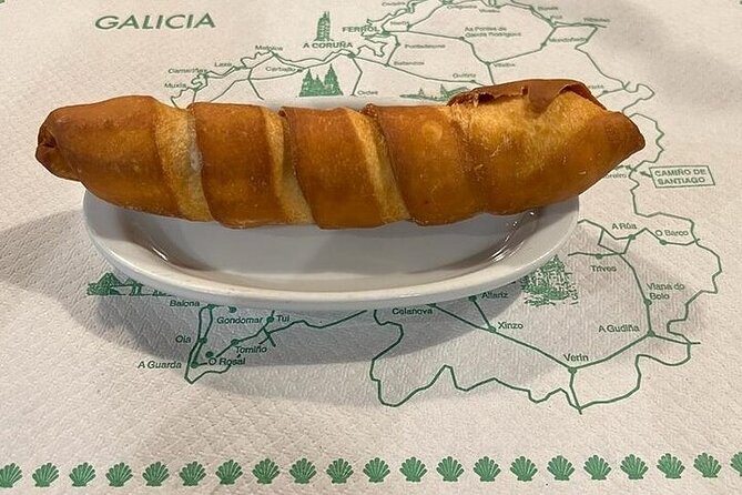 Self-Guided Tapas Tour of A Coruña - Praza de María Pita: Your Easy Home Base